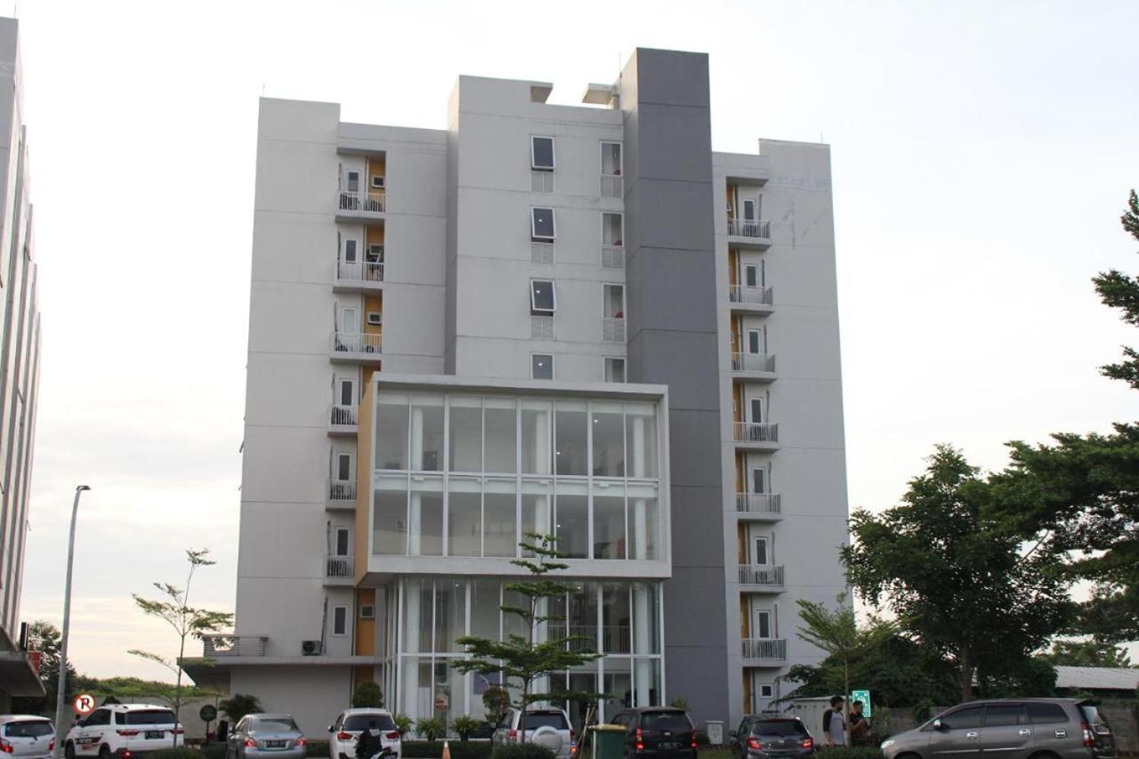 Barata Hotel Near Bandara Soekarno Hatta Tangerang Eksteriør billede