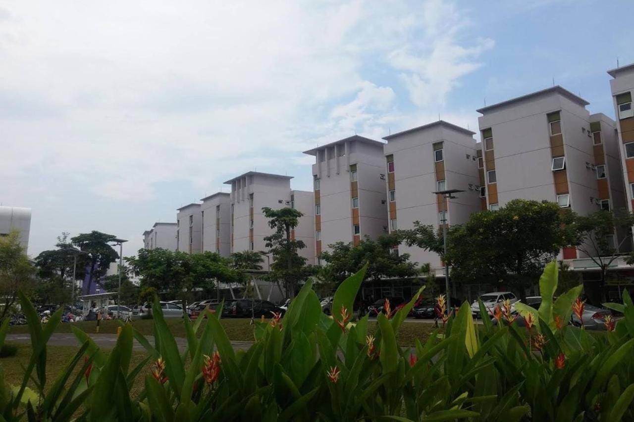 Barata Hotel Near Bandara Soekarno Hatta Tangerang Eksteriør billede