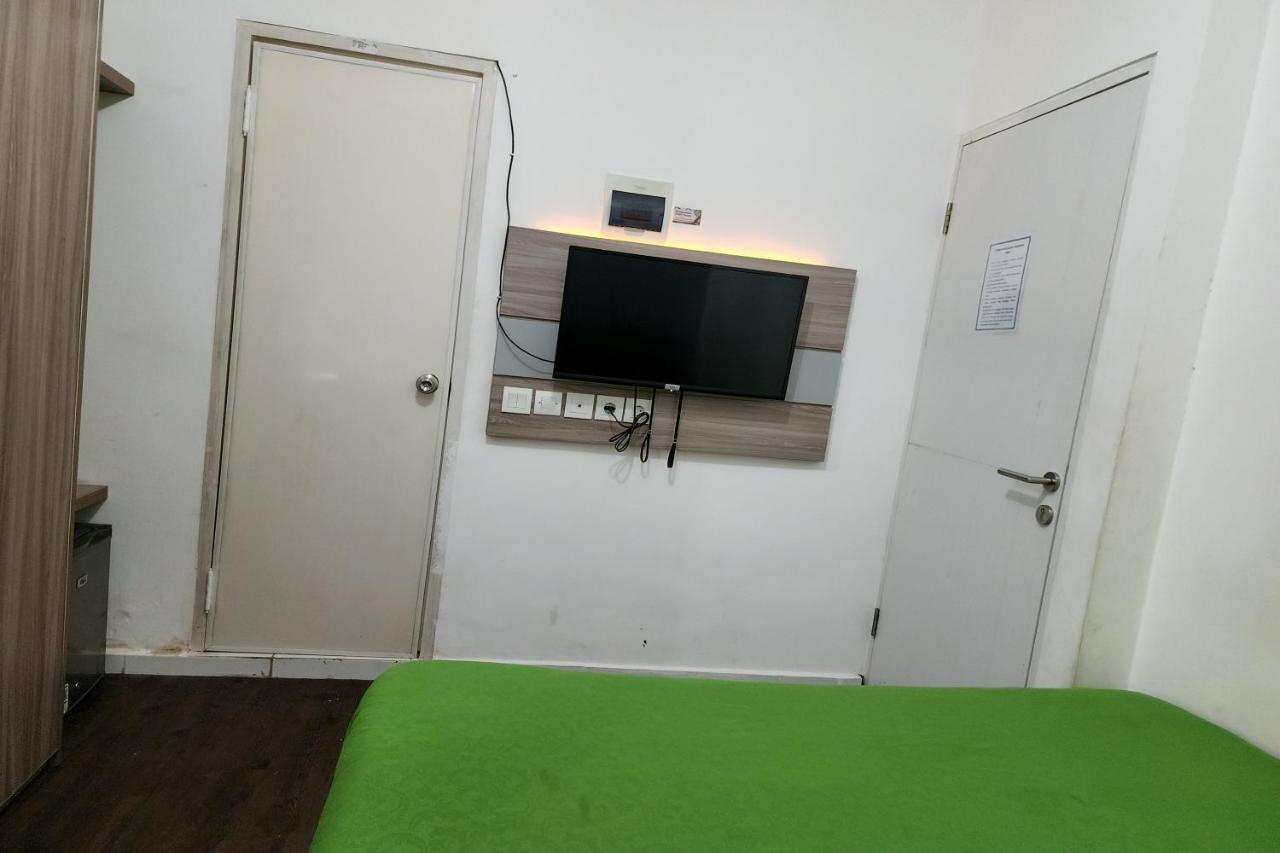 Barata Hotel Near Bandara Soekarno Hatta Tangerang Eksteriør billede