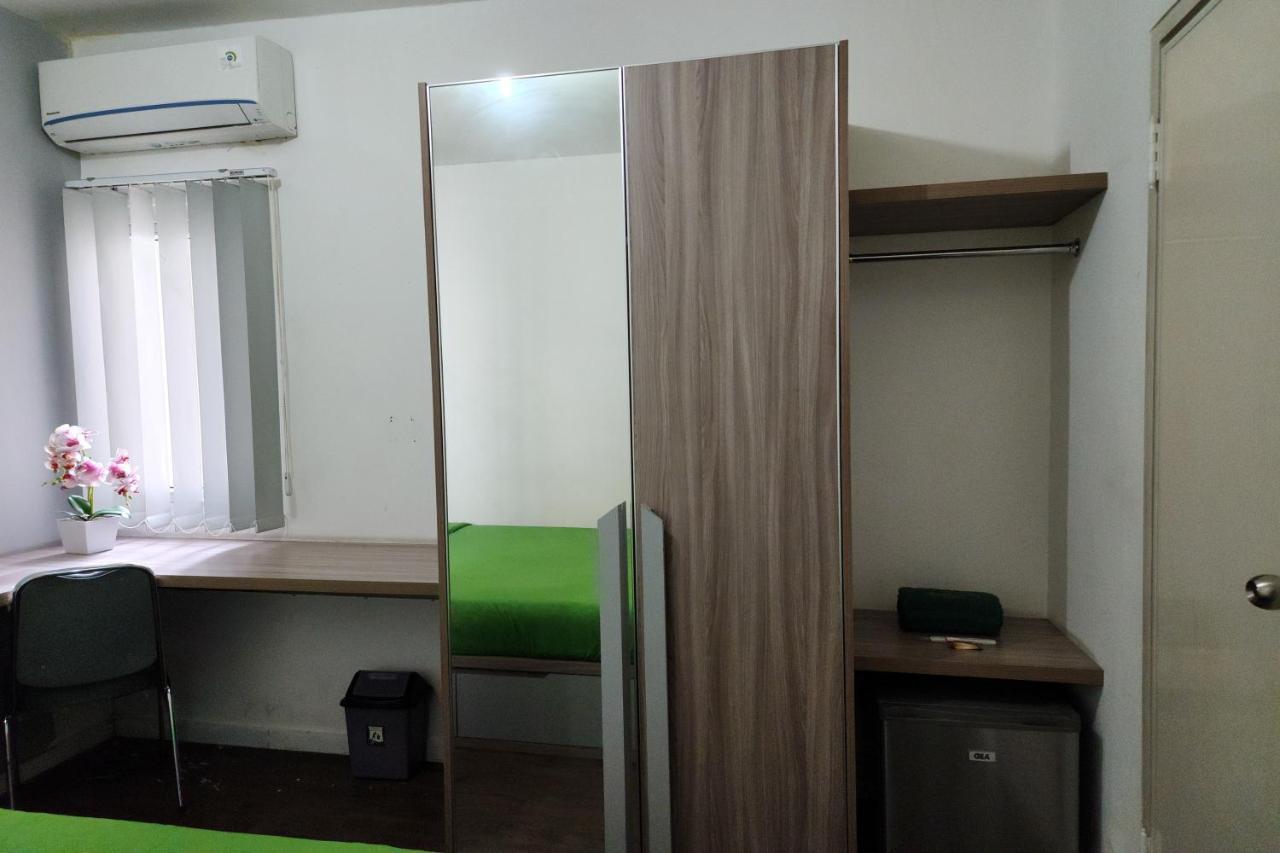 Barata Hotel Near Bandara Soekarno Hatta Tangerang Eksteriør billede